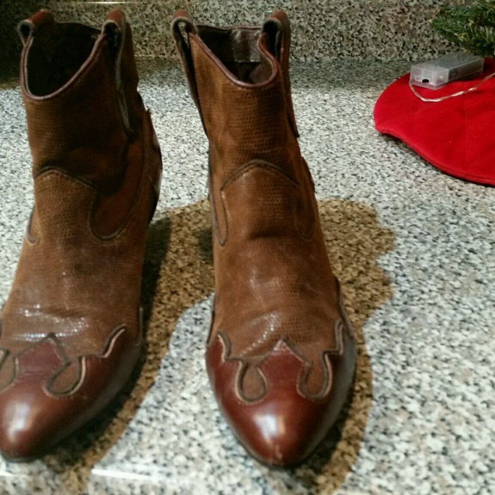 Isola leather western style ankle boots